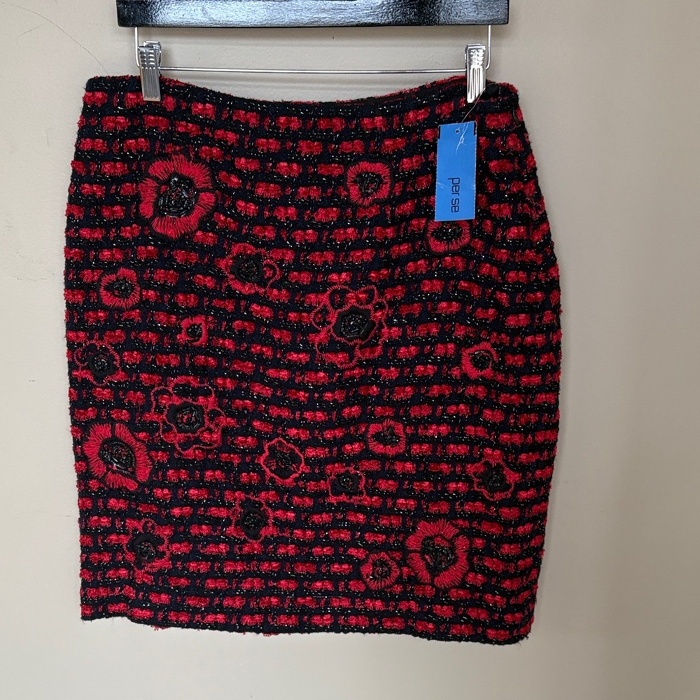 Per Se Chic Red and Black Floral Skirt